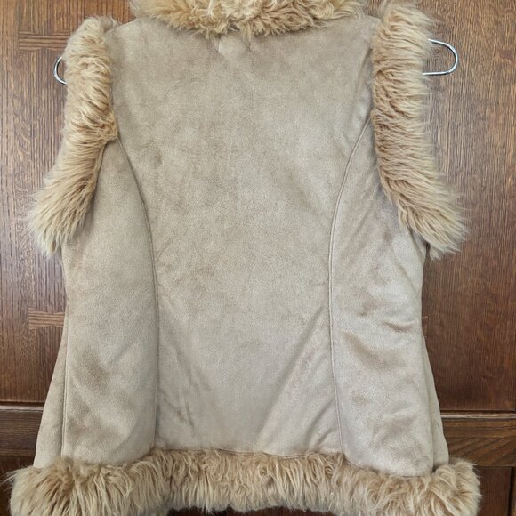 Girls Size 10 Warm Winter Vest - Picture 5 of 5